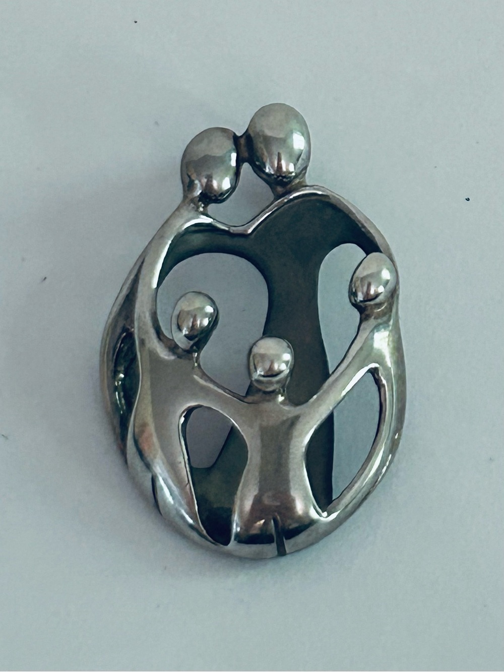 Carolyn Pollack Carlisle Signed Sterling Silver Family Embrace Pendant